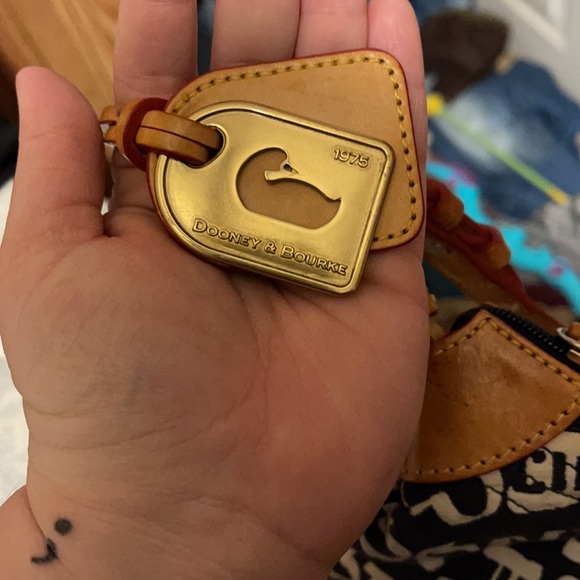 Dooney and bourke purse - Picture 4 of 4